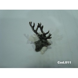 Vários Pins em metal com motivos de Caça