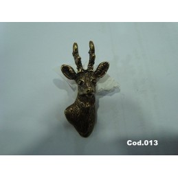 Vários Pins em metal com motivos de Caça